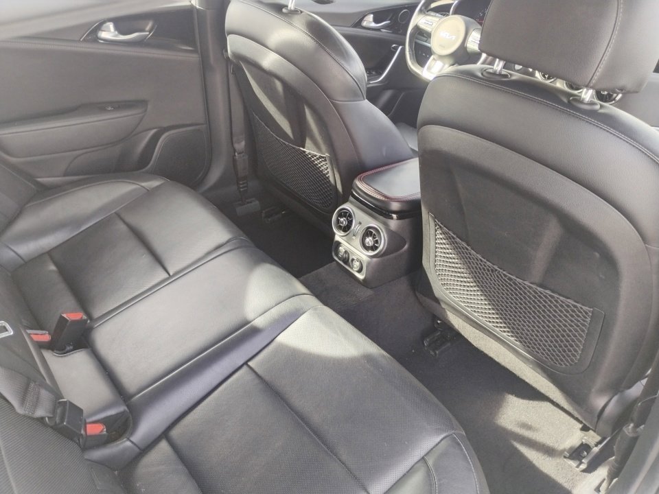 Used 2022 Kia Stinger GT-Line image 32