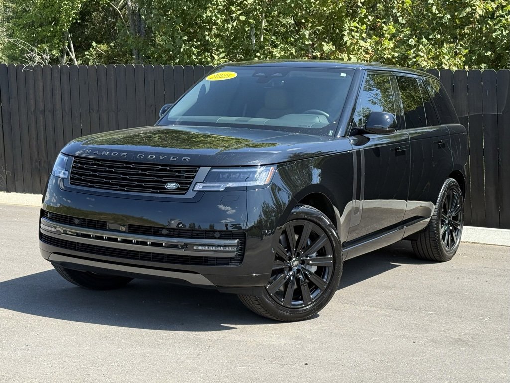 Used 2025 Land Rover Range Rover SE