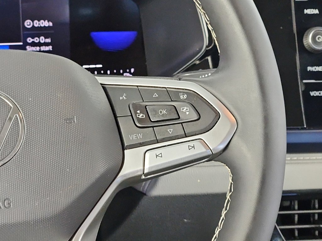 Certified 2023 Volkswagen Taos SE FWD image 28