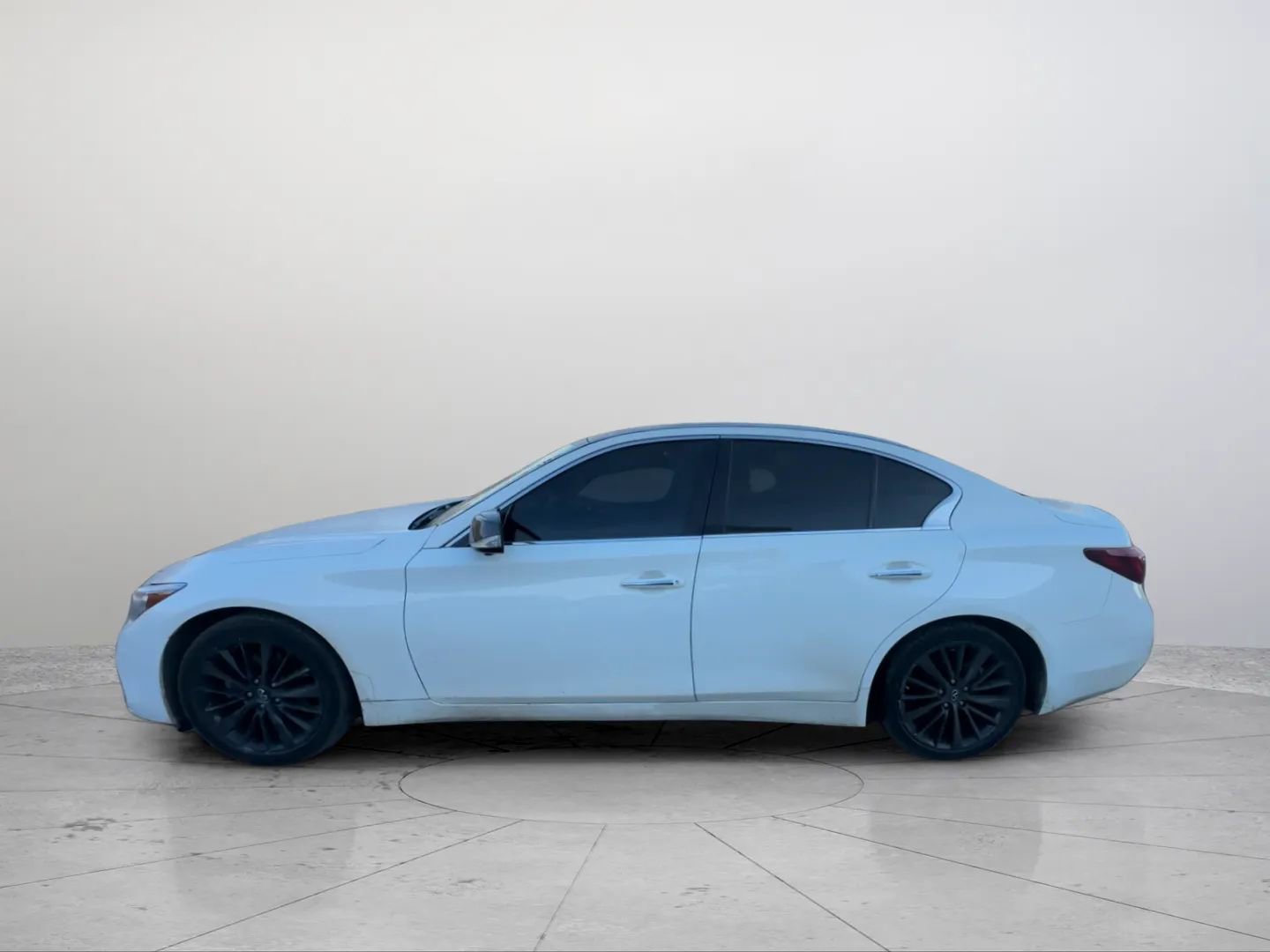 Used 2021 INFINITI Q50 Luxe RWD image 2