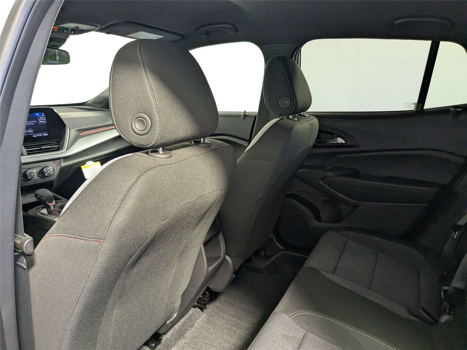 Used 2024 Chevrolet Trax RS w/ Driver Confidence Package image 35