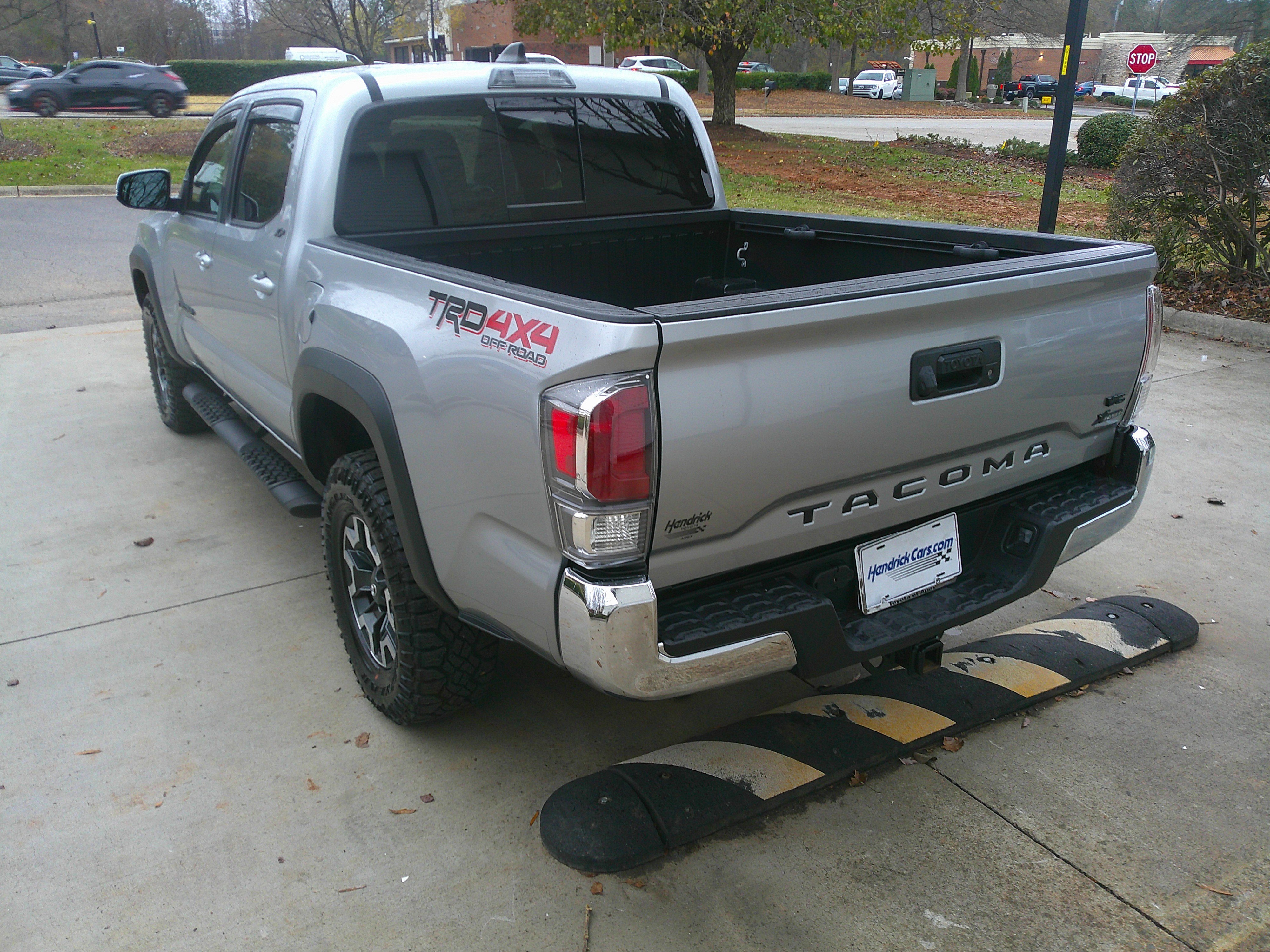 Used 2023 Toyota Tacoma TRD Off-Road image 11
