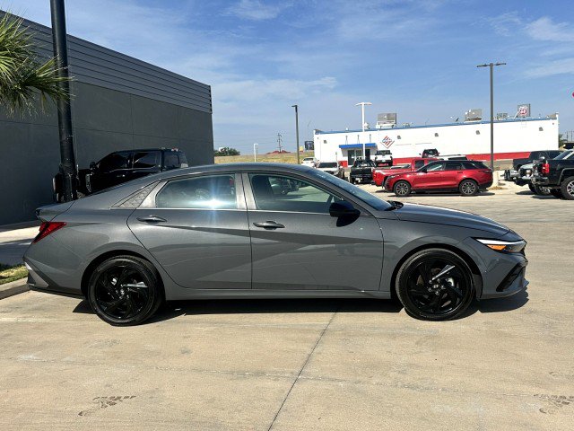 Used 2026 Hyundai Elantra Sport FWD image 5