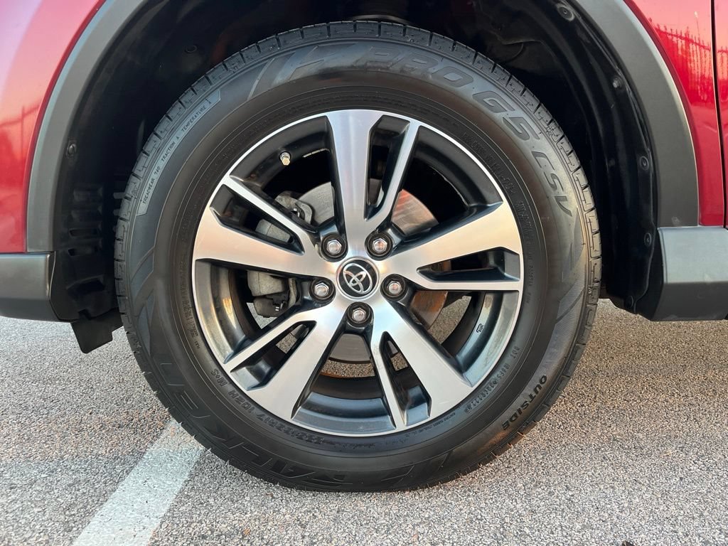 Used 2018 Toyota RAV4 XLE w/ Plus Extra Value Package FWD image 12