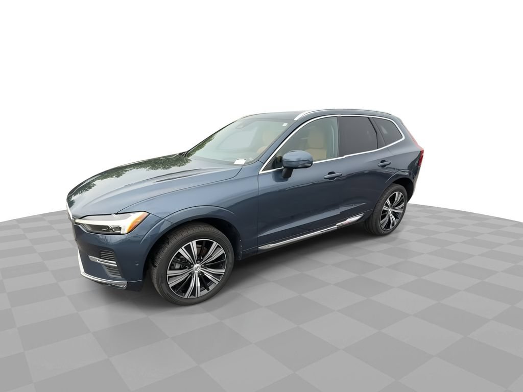 Used 2023 Volvo XC60 B5 Ultimate w/ Climate Package FWD image 3