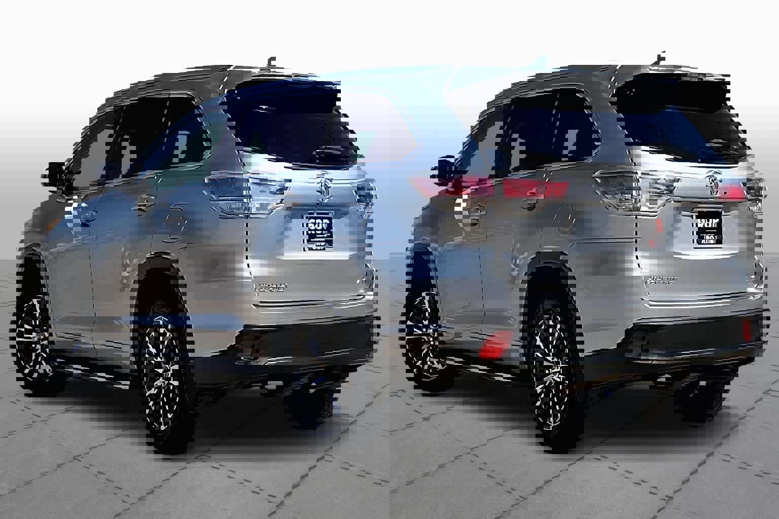 Used 2016 Toyota Highlander XLE image 12