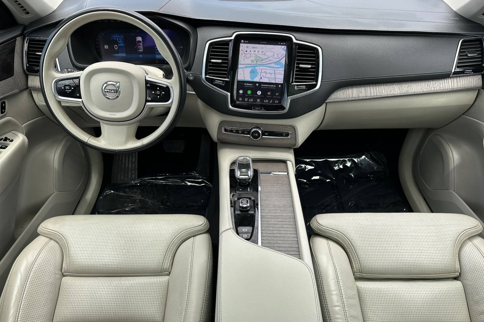 Used 2023 Volvo XC90 T8 Ultimate w/ Protection Package Premier AWD/4WD image 3