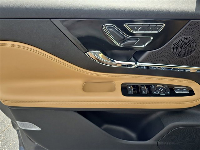 Used 2023 Lincoln Corsair Reserve image 15
