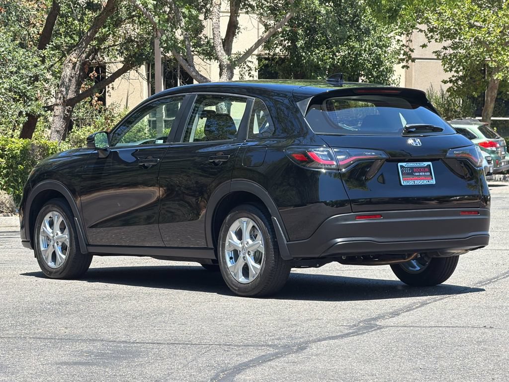 Used 2023 Honda HR-V LX image 7