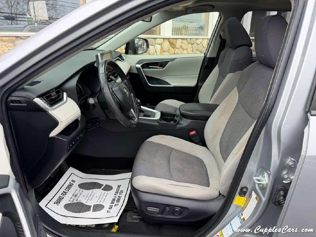 Used 2019 Toyota RAV4 XLE w/ Convenience Package AWD/4WD image 4