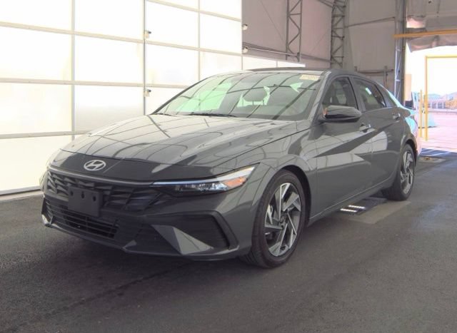 Used 2025 Hyundai Elantra Sport FWD image 1