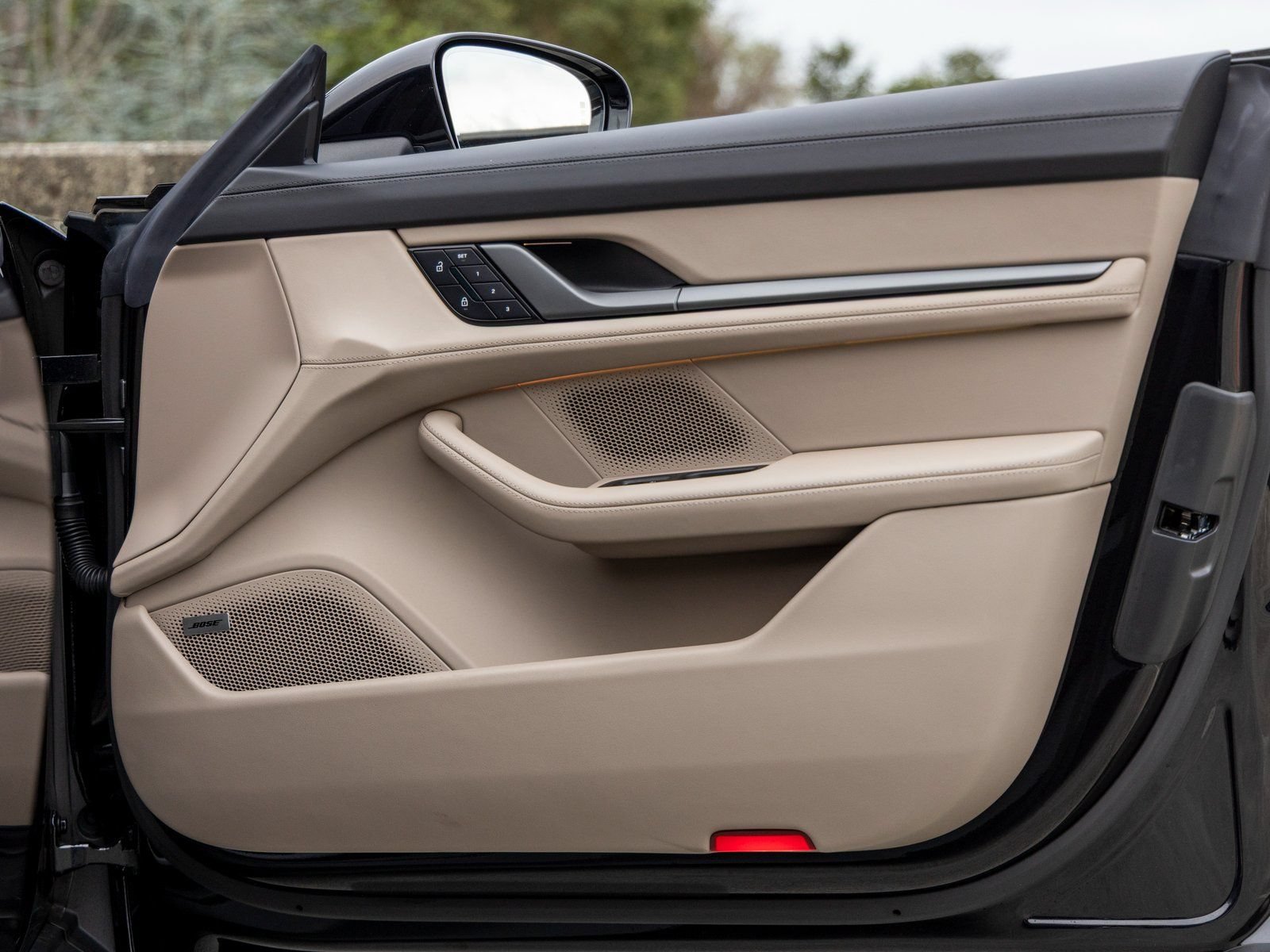 New 2025 Porsche Taycan 4S AWD/4WD image 45