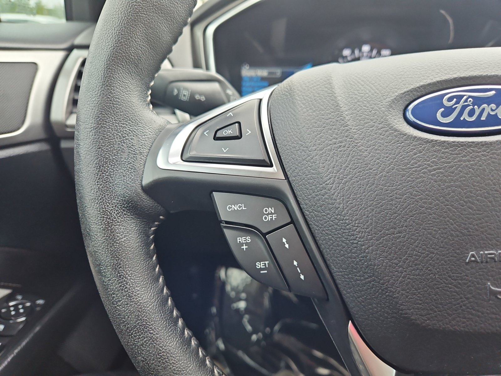 Used 2020 Ford Fusion SE w/ Equipment Group 151A FWD image 24