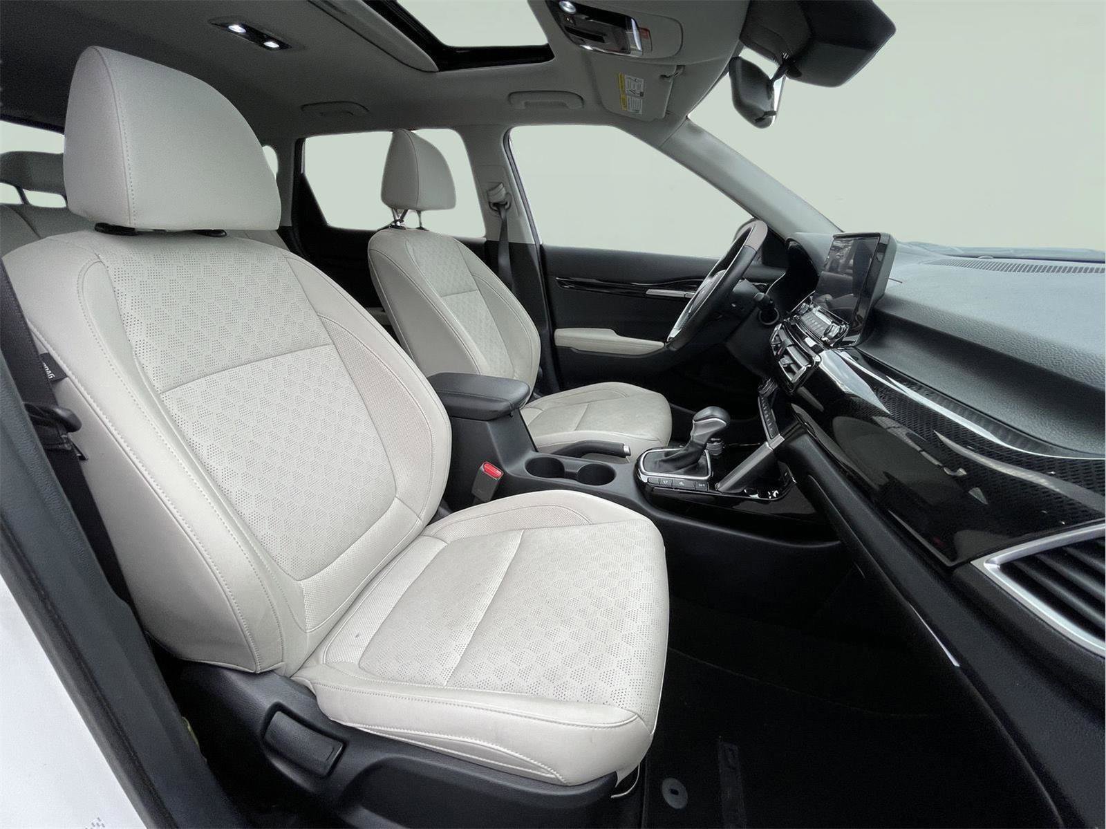 Used 2023 Kia Seltos EX AWD/4WD image 19