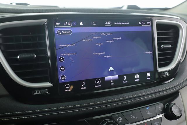 Used 2021 Chrysler Pacifica Touring-L image 4