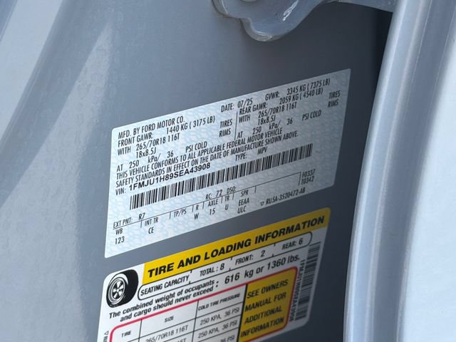 Used 2025 Ford Expedition Active RWD image 38