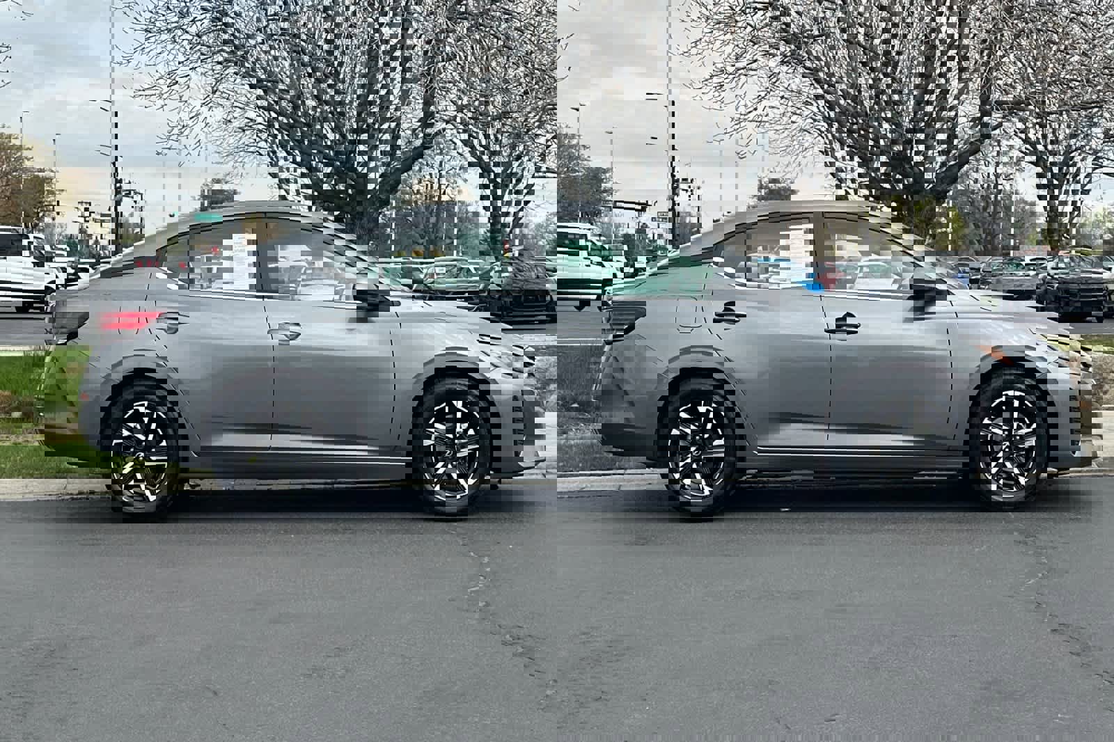 Used 2024 Nissan Sentra SV image 8