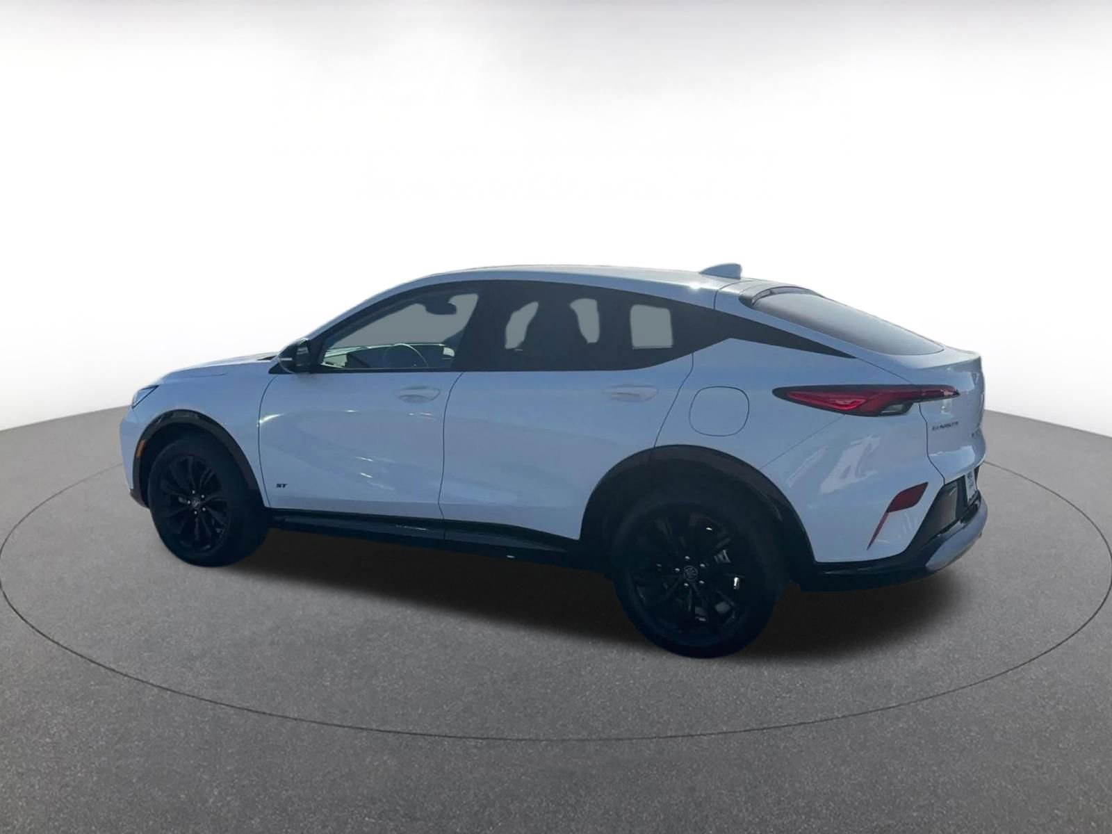 Used 2025 Buick Envista Sport Touring image 10