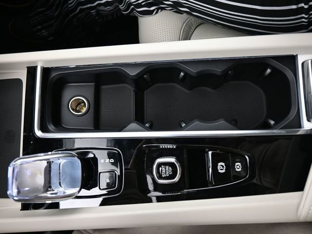 New 2026 Volvo XC60 B5 Ultra w/ Protection Package Premier image 10