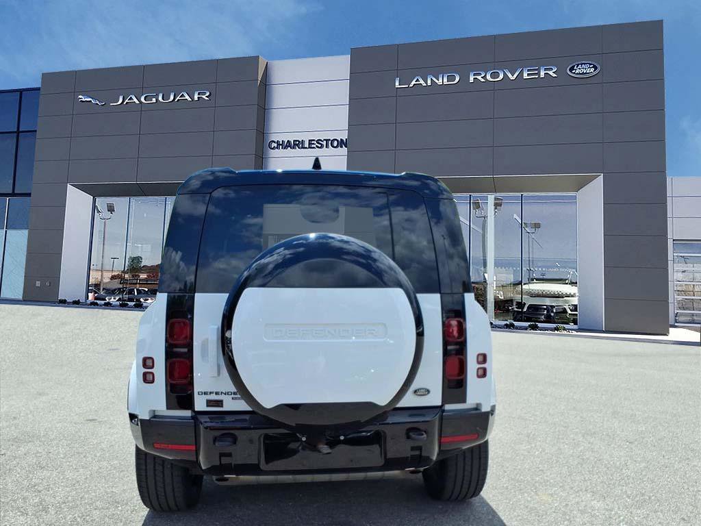Used 2023 Land Rover Defender 110 X-Dynamic SE AWD/4WD image 4