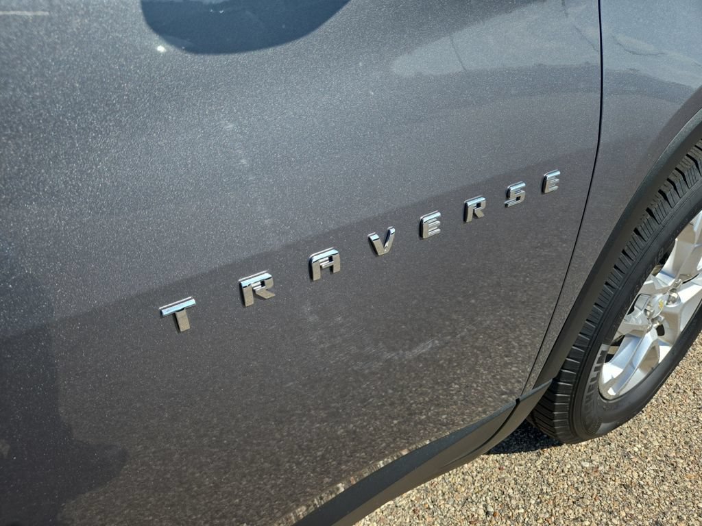 Used 2021 Chevrolet Traverse LT w/ LPO, Floor Liner Package AWD/4WD image 41