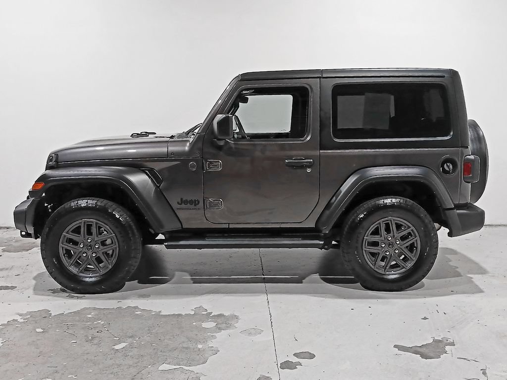 Used 2024 Jeep Wrangler Sport AWD/4WD image 4