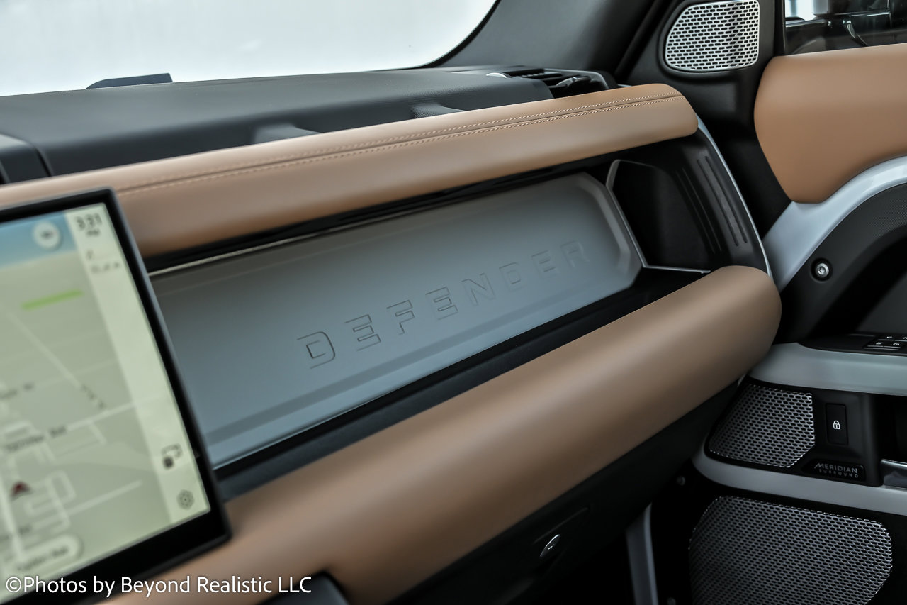 Used 2023 Land Rover Defender 130 SE image 48