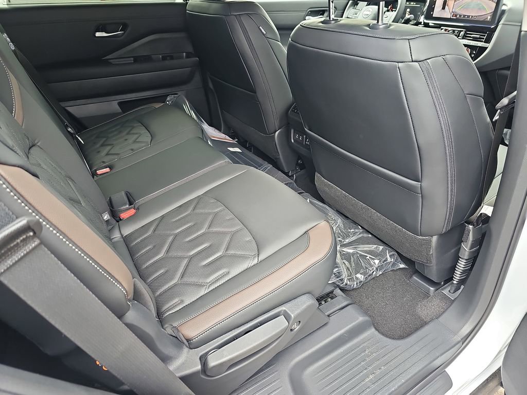 New 2026 Nissan Pathfinder Platinum w/ Cargo Package image 14