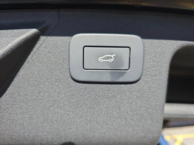 Used 2025 Land Rover Discovery Sport S image 13