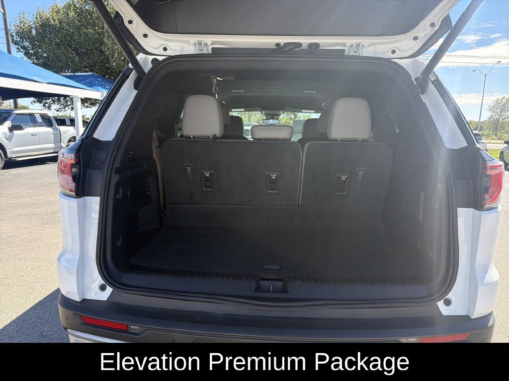 Used 2026 GMC Acadia Elevation w/ Elevation Premium Package FWD image 5