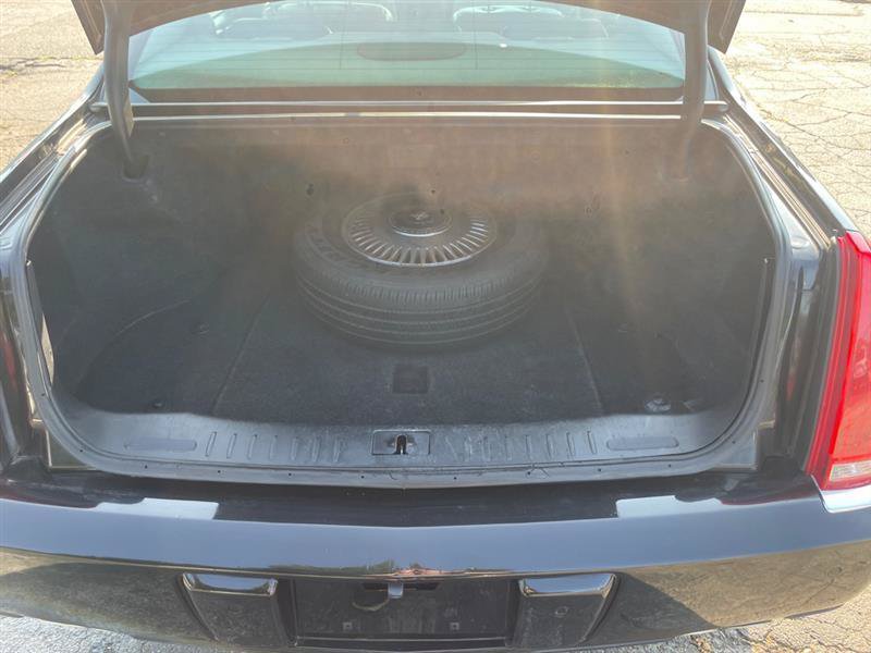 Used 2009 Cadillac DTS w/ Sun And Sound Package FWD image 14