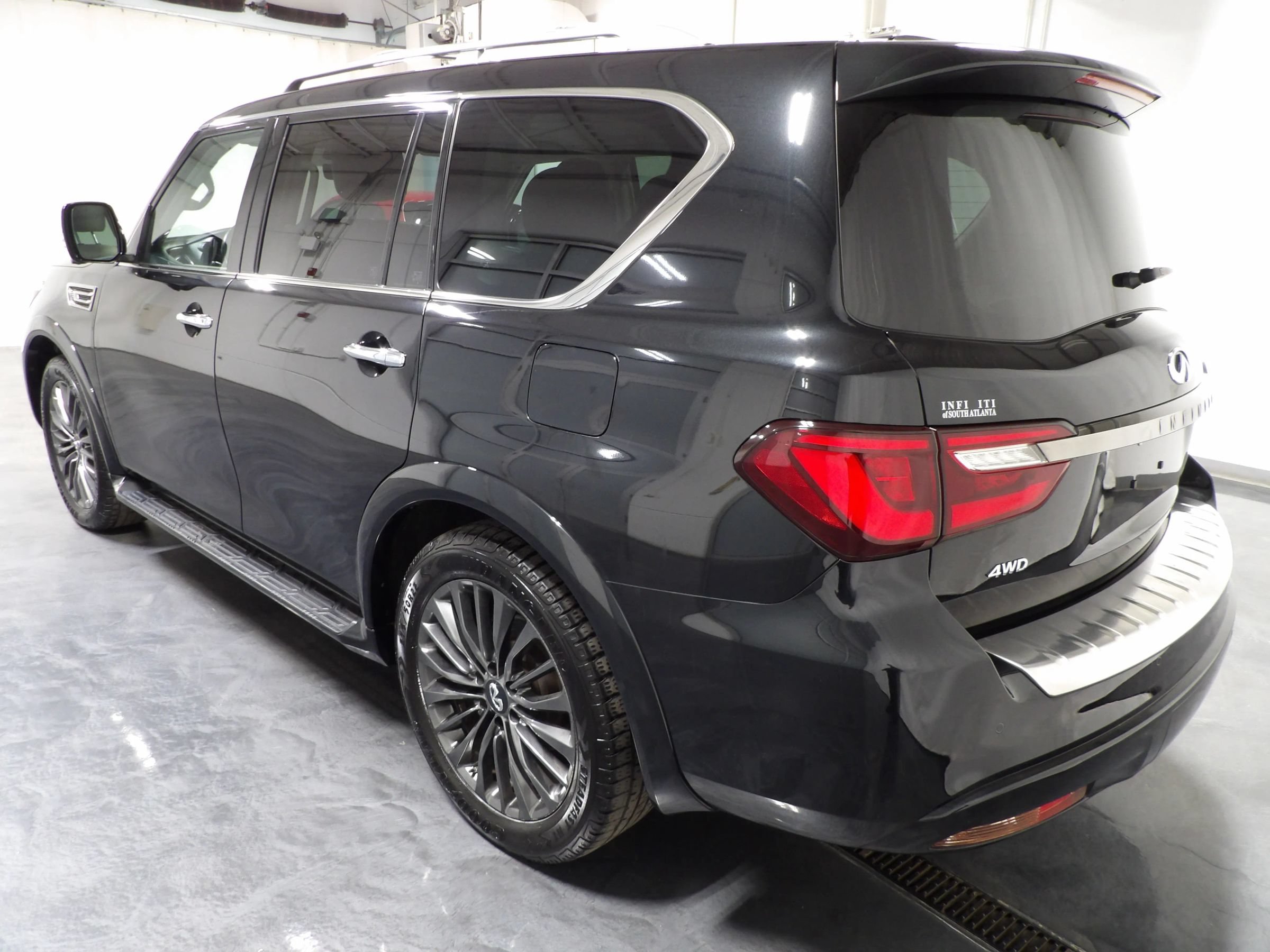 Used 2023 INFINITI QX80 Premium Select w/ Cargo Package AWD/4WD image 7