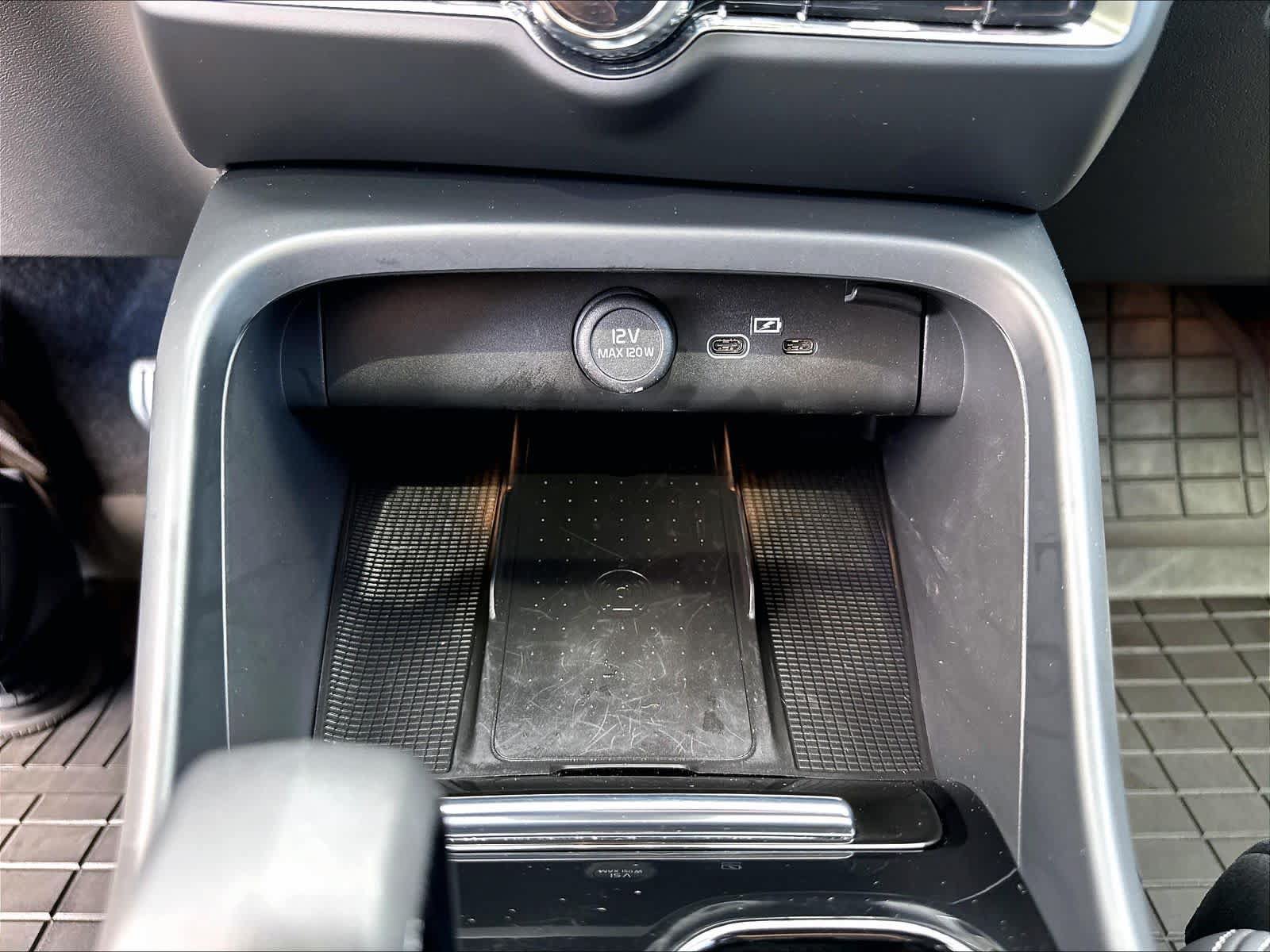 Used 2023 Volvo XC40 Recharge Plus w/ Protection Package Premier AWD/4WD image 35