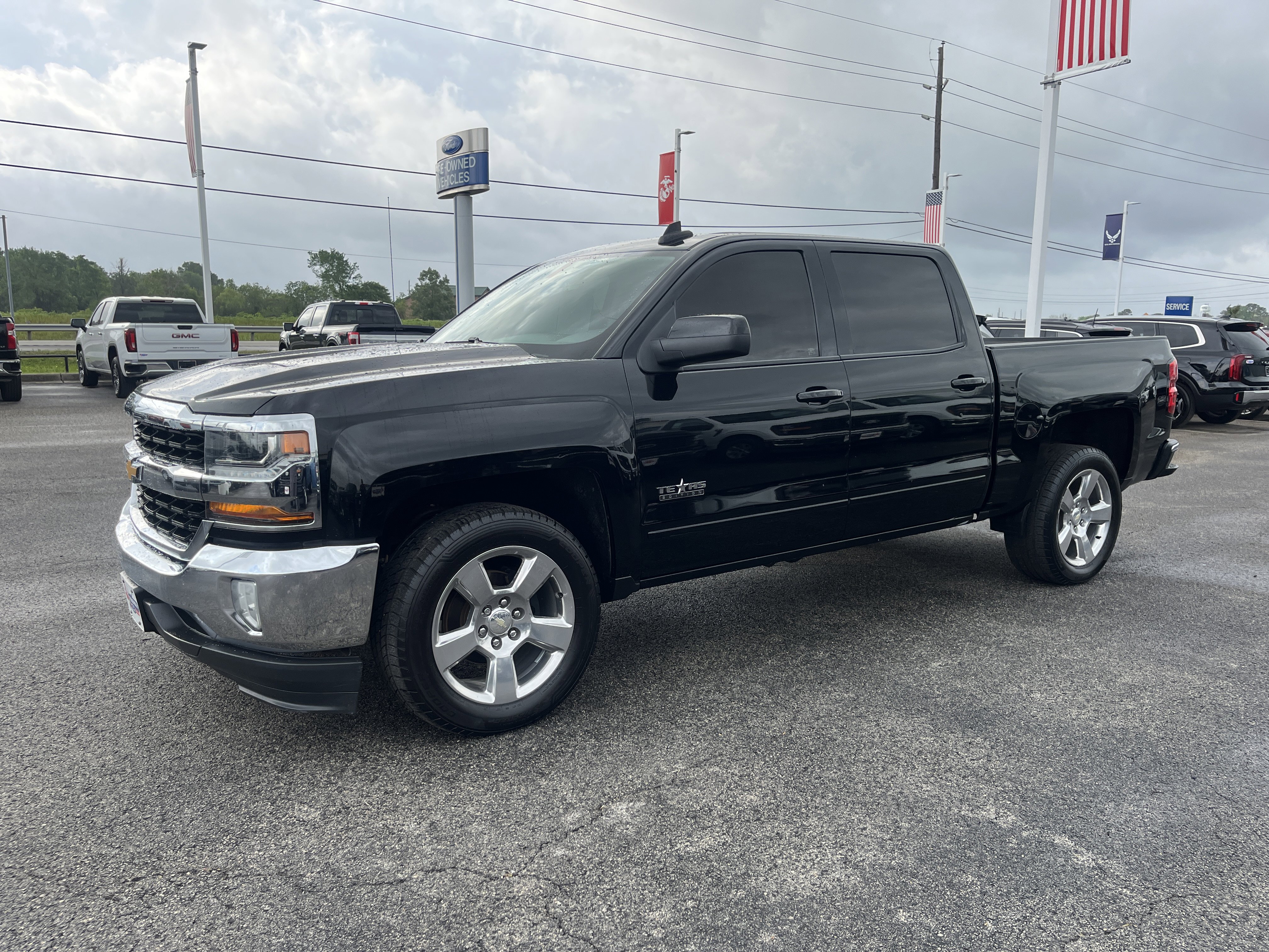 Used 2017 Chevrolet Silverado 1500 LT w/ Texas Edition image 7