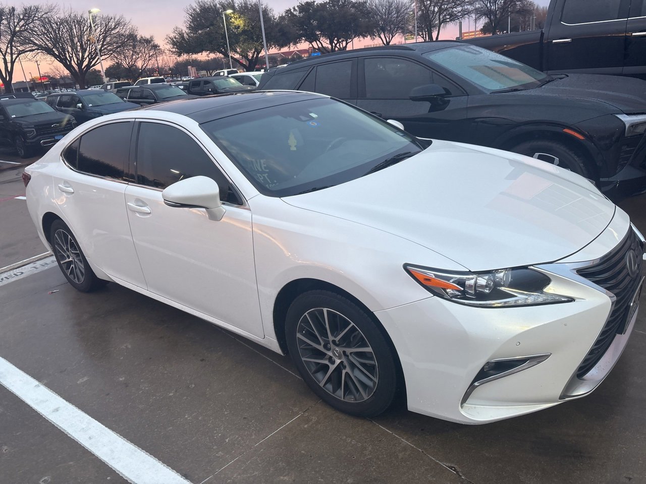 Used 2017 Lexus ES 350 w/ Navigation System Package image 2