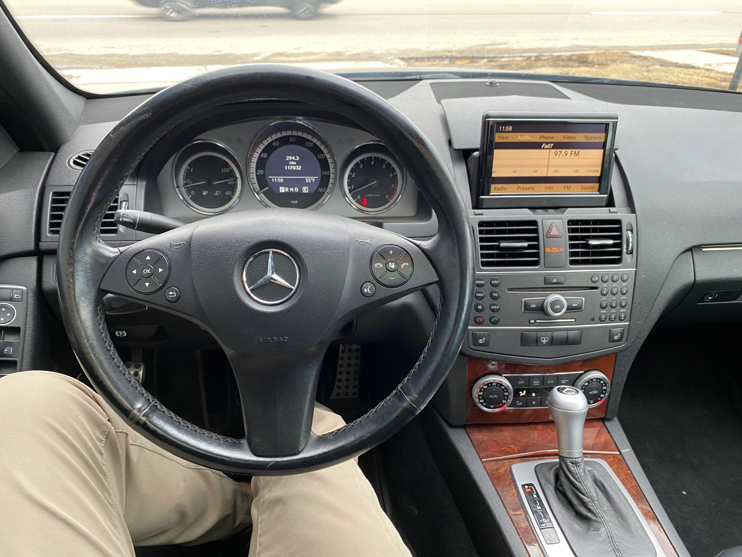 Used 2011 Mercedes-Benz C 300 4MATIC Sedan image 12