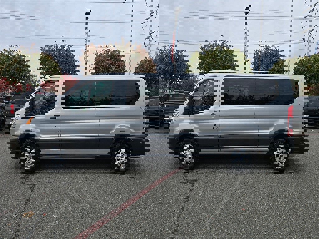 Used 2017 Ford Transit 350 XLT image 8