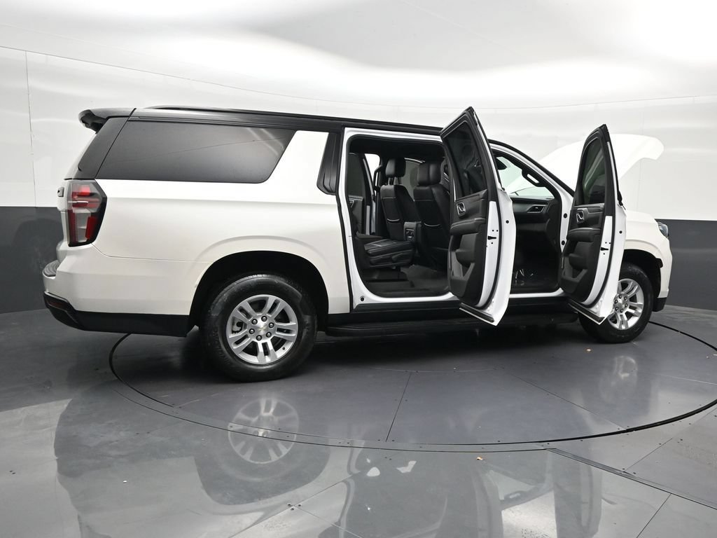 Used 2021 Chevrolet Suburban LS RWD image 32