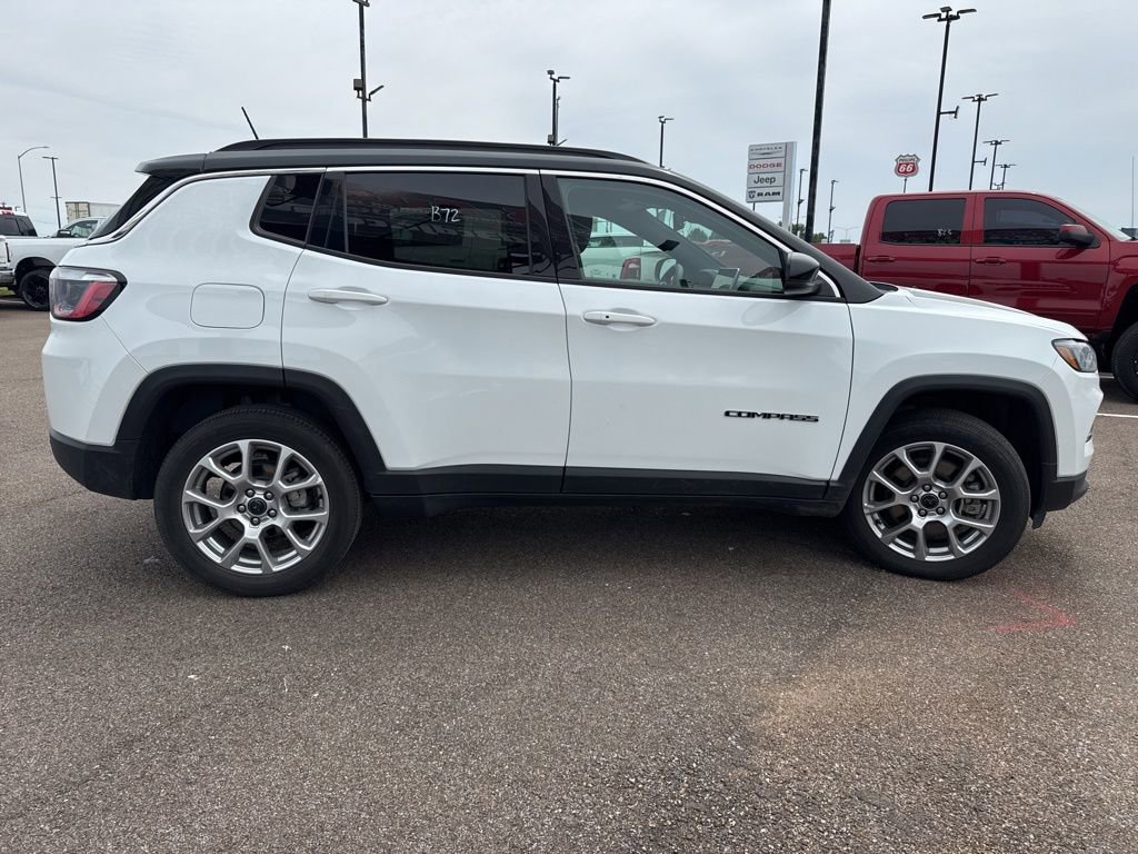 Used 2025 Jeep Compass Limited AWD/4WD image 9
