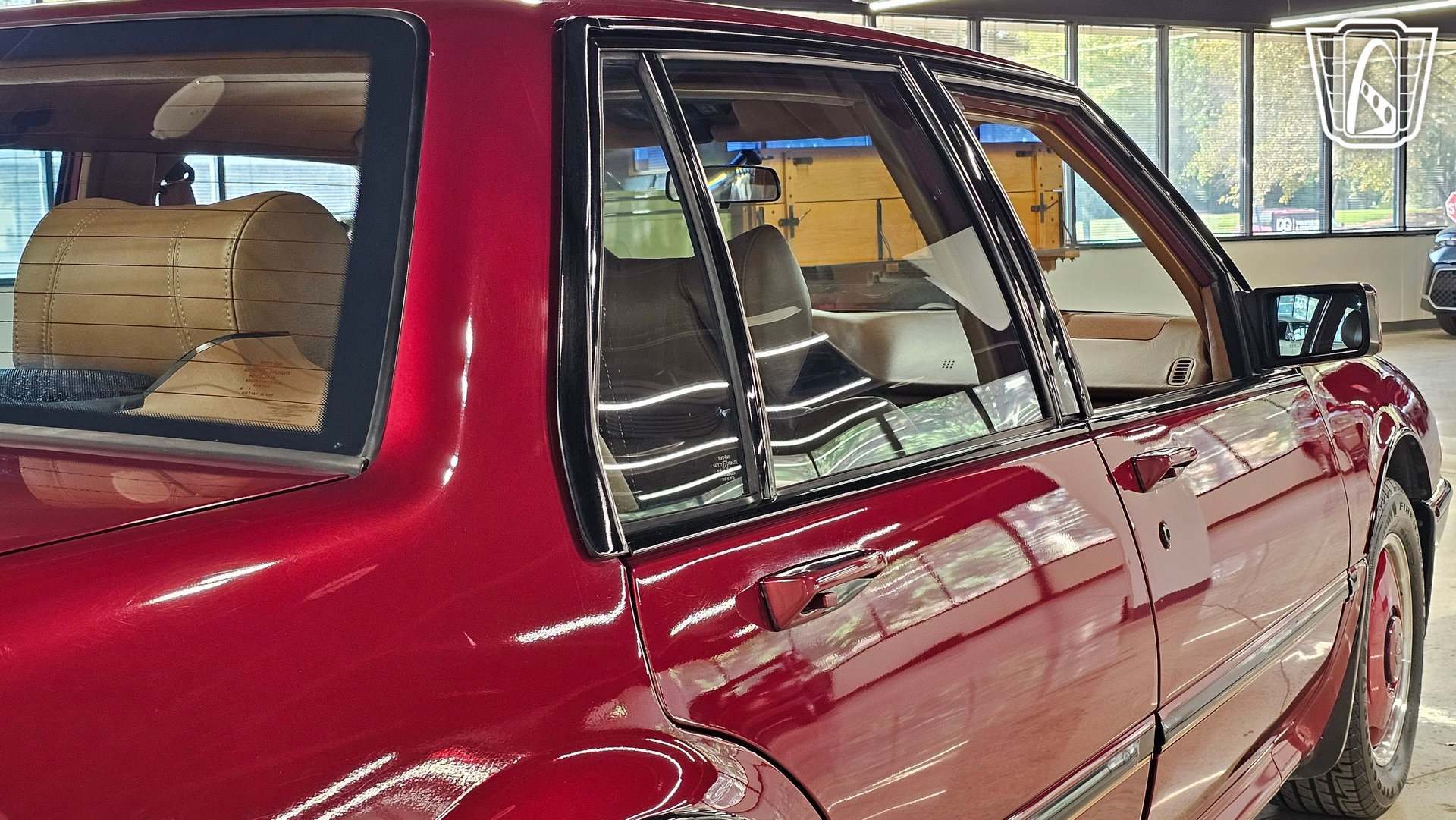 Used 1989 Pontiac Bonneville SSE FWD image 14