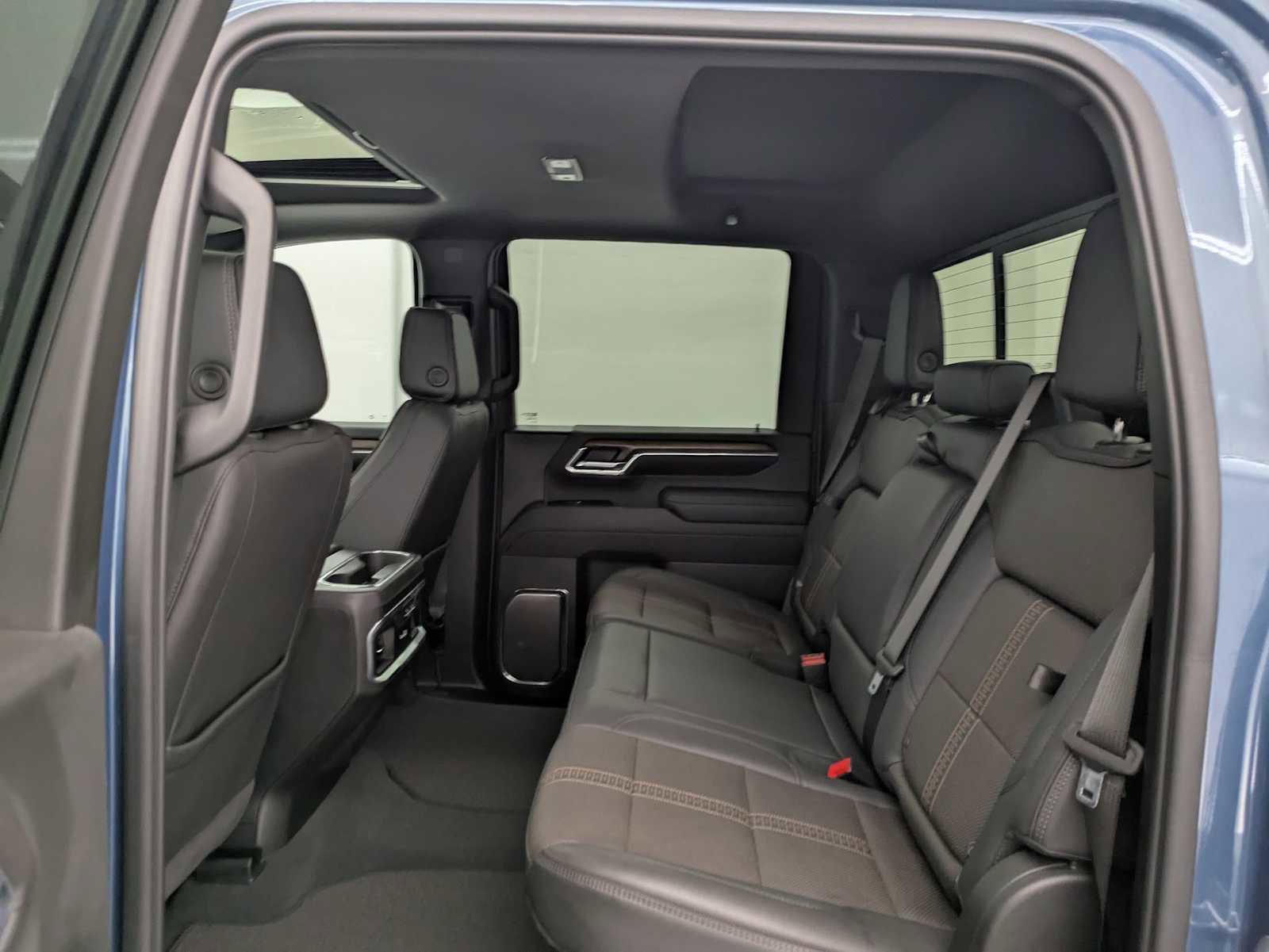 Used 2024 Chevrolet Silverado 3500 High Country w/ High Country Premium Package image 24