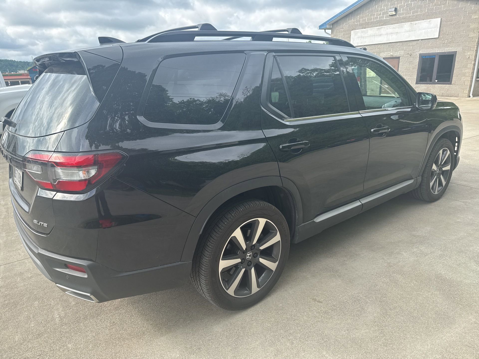 Used 2023 Honda Pilot Elite image 7