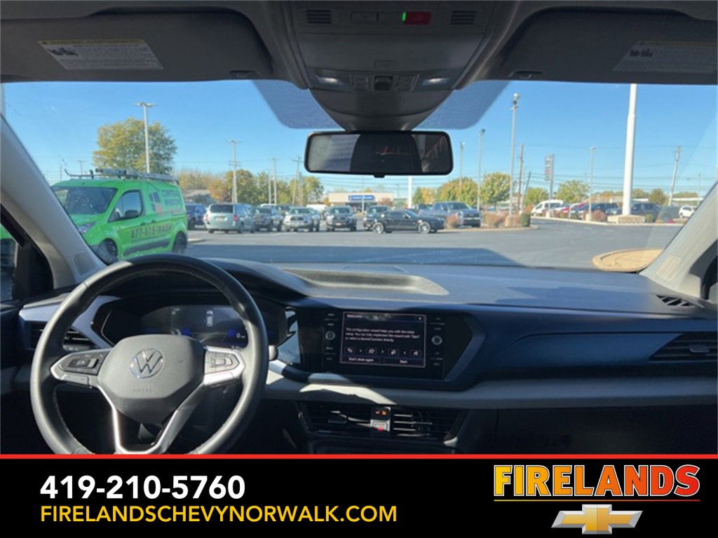 Used 2022 Volkswagen Taos SE w/ Panoramic Sunroof Package image 11