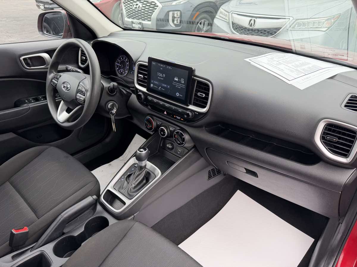 Used 2021 Hyundai Venue SE image 21