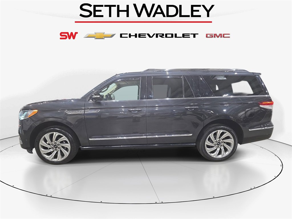 Used 2022 Lincoln Navigator L Reserve image 4
