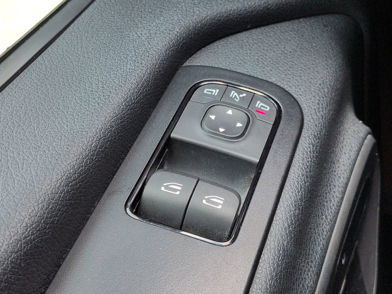 Used 2025 Mercedes-Benz Sprinter 2500 image 22