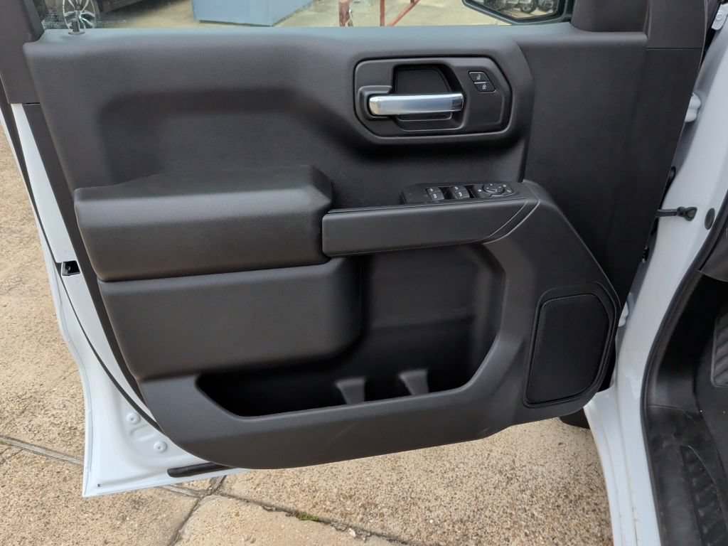 New 2026 Chevrolet Silverado 1500 Custom w/ LPO, Dark Essentials Package RWD image 10
