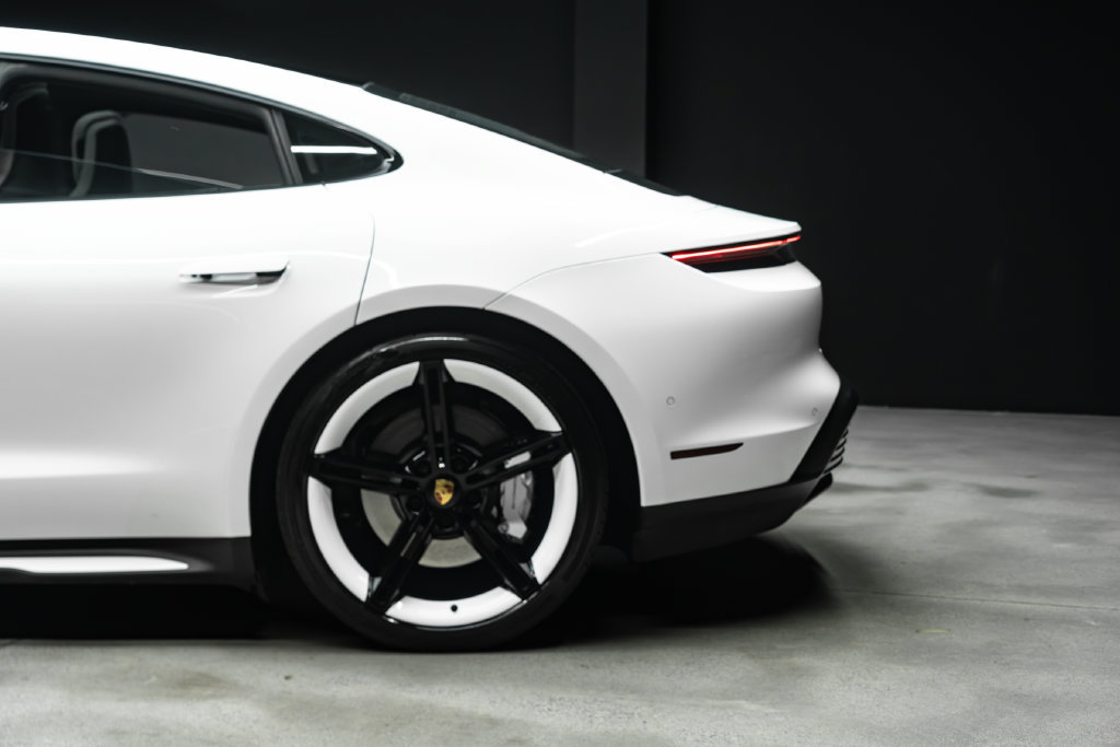 Used 2021 Porsche Taycan 4S AWD/4WD image 18