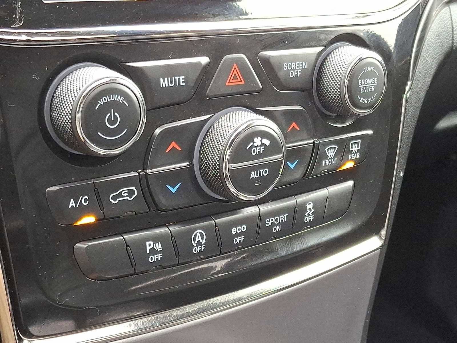 Used 2021 Jeep Grand Cherokee Limited X image 24