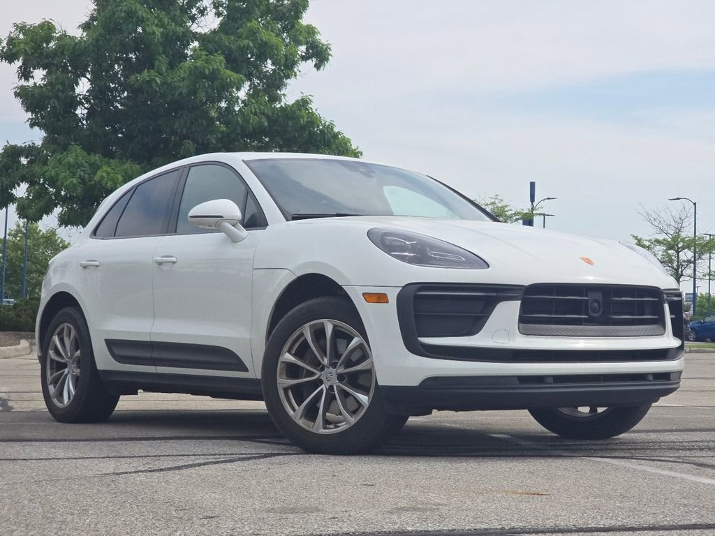 Used 2023 Porsche Macan Turbo AWD/4WD video 1